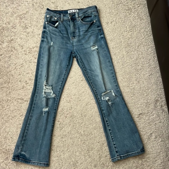 Daze Denim- Shy Girl Cropped Jeans size 25

Inseam
25 Inches

Rise 11" - Picture 1 of 4